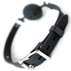 Siyah Delikli Silikon Ağız Topu – Kontrolün Başladığı An